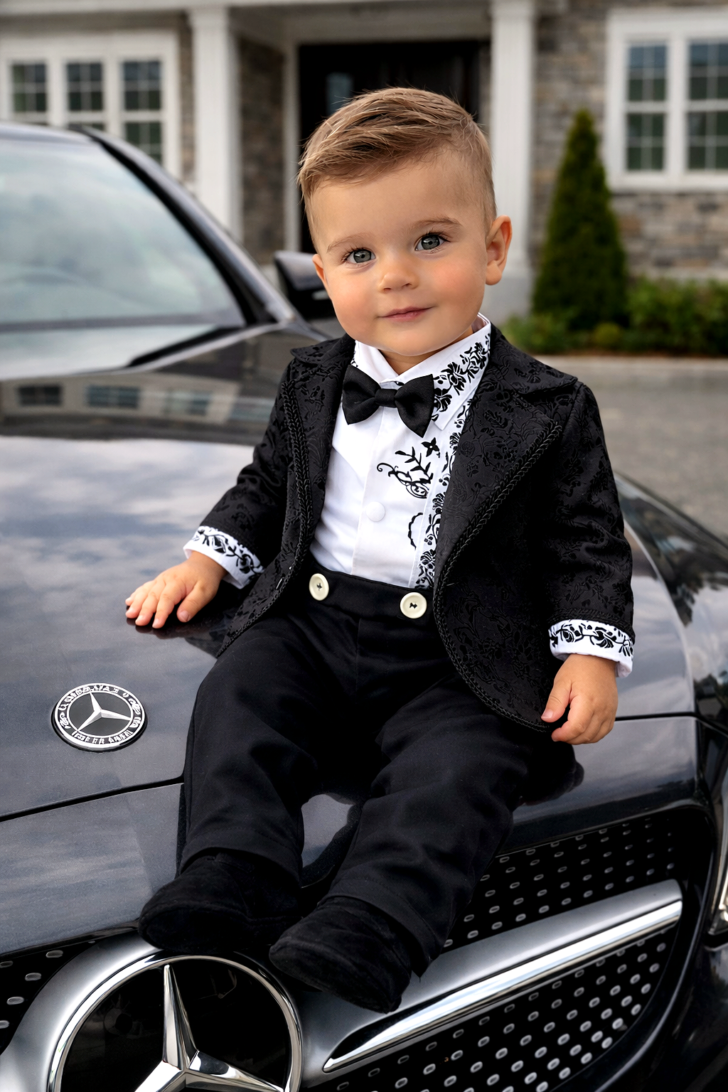 Baby oblek in Black and White